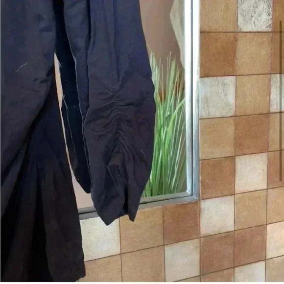 WHBM pearl button long sleeve black top. Size M - Picture 3 of 4